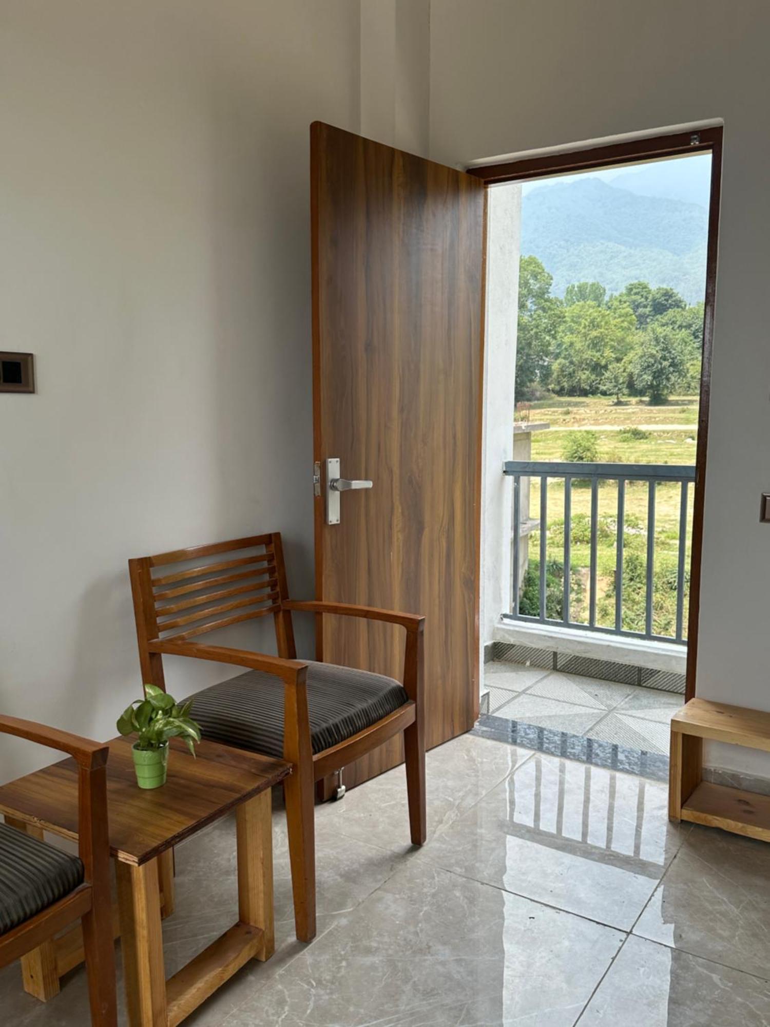 La Atharva Residency By Sunchasers Bīr Exterior foto